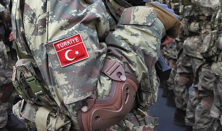 Şırnak'ta operasyon sırasında kalp krizi geçiren asker şehit oldu Şırnak'ta operasyon sırasında kalp krizi geçiren asker şehit oldu