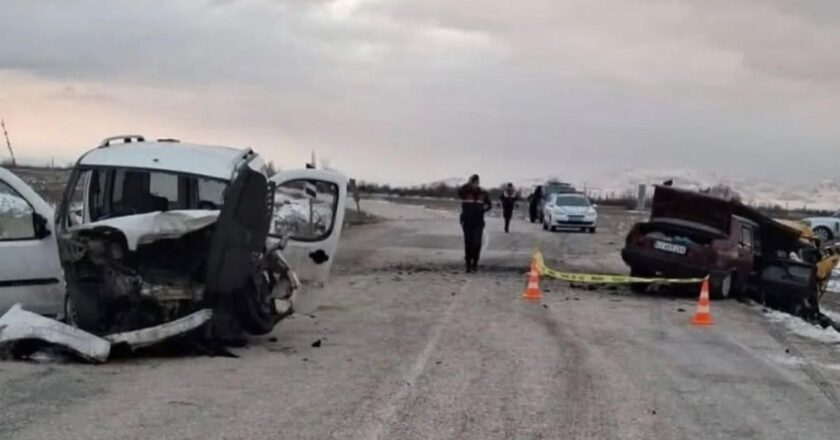 Konya’da Zincir Trafik Kazası: 2 kişi öldü