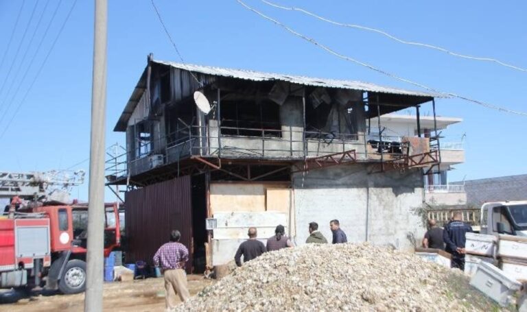 Antalya’da Ateş: Son anda kızını alevlerden kurtardı! – Türkiye haberlerini kırmak