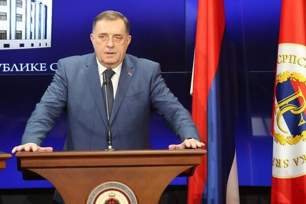 Bosna ve Hersek'te Gerilim: Sırp Cumhuriyetçi Polis Dodik'i tutuklama girişimini engelledi