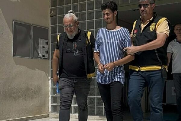 Çaldıkları araba uçurumda yuvarlandı, 2 şüpheli tutuklandı