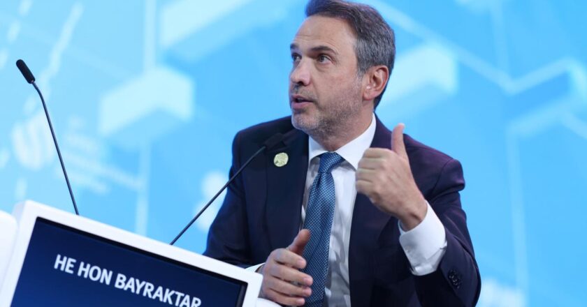 Bakan Bayraktar, Azerbaycan, Venezuela, Irak ve Kazakistan Enerji Bakanı ile bir araya geldi