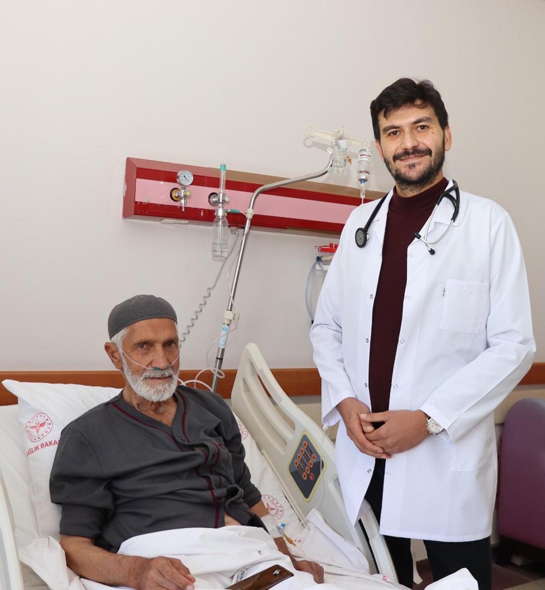 Çok nadir olay! Nefes alamadığını söyleyerek acile gitti: Kalbinden 1 litre sıvı çekildi.