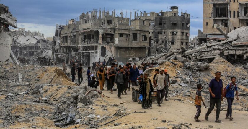 Bazı alışveriş merkezlerindeki mağazalar günlük kazançlarını Gazze'ye bağışladı