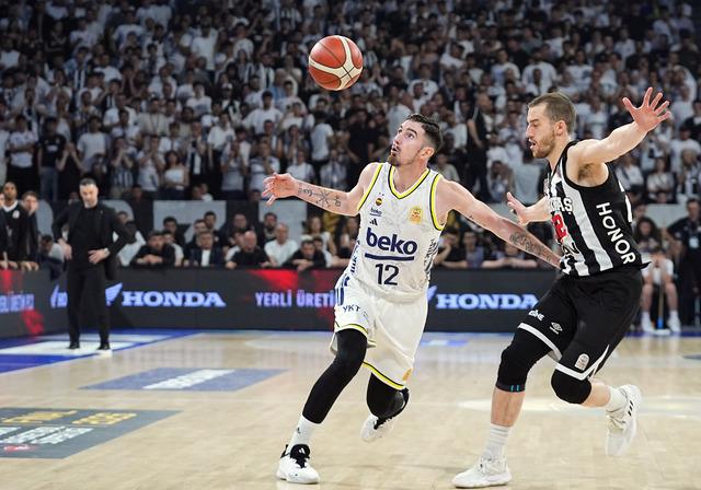 Fenerbahçe Beko duyurdu! Nando De Colo basketbolu bıraktı